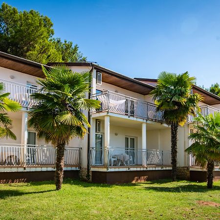 Ai Pini Medulin Resort Extérieur photo