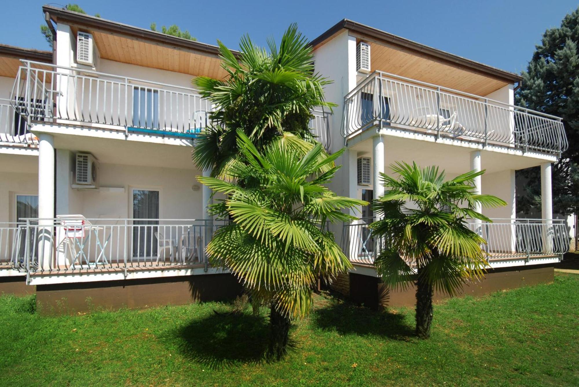 Ai Pini Medulin Resort Extérieur photo