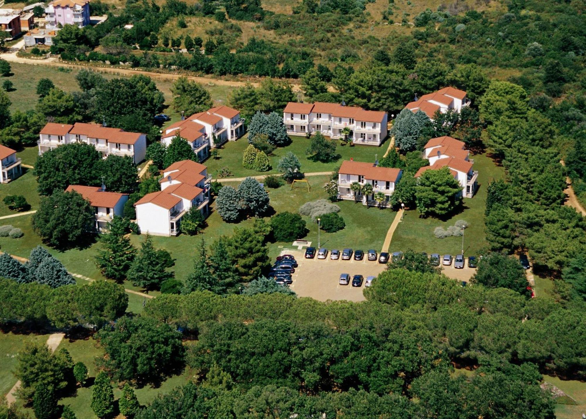 Ai Pini Medulin Resort Extérieur photo