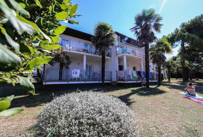 Ai Pini Medulin Resort Extérieur photo