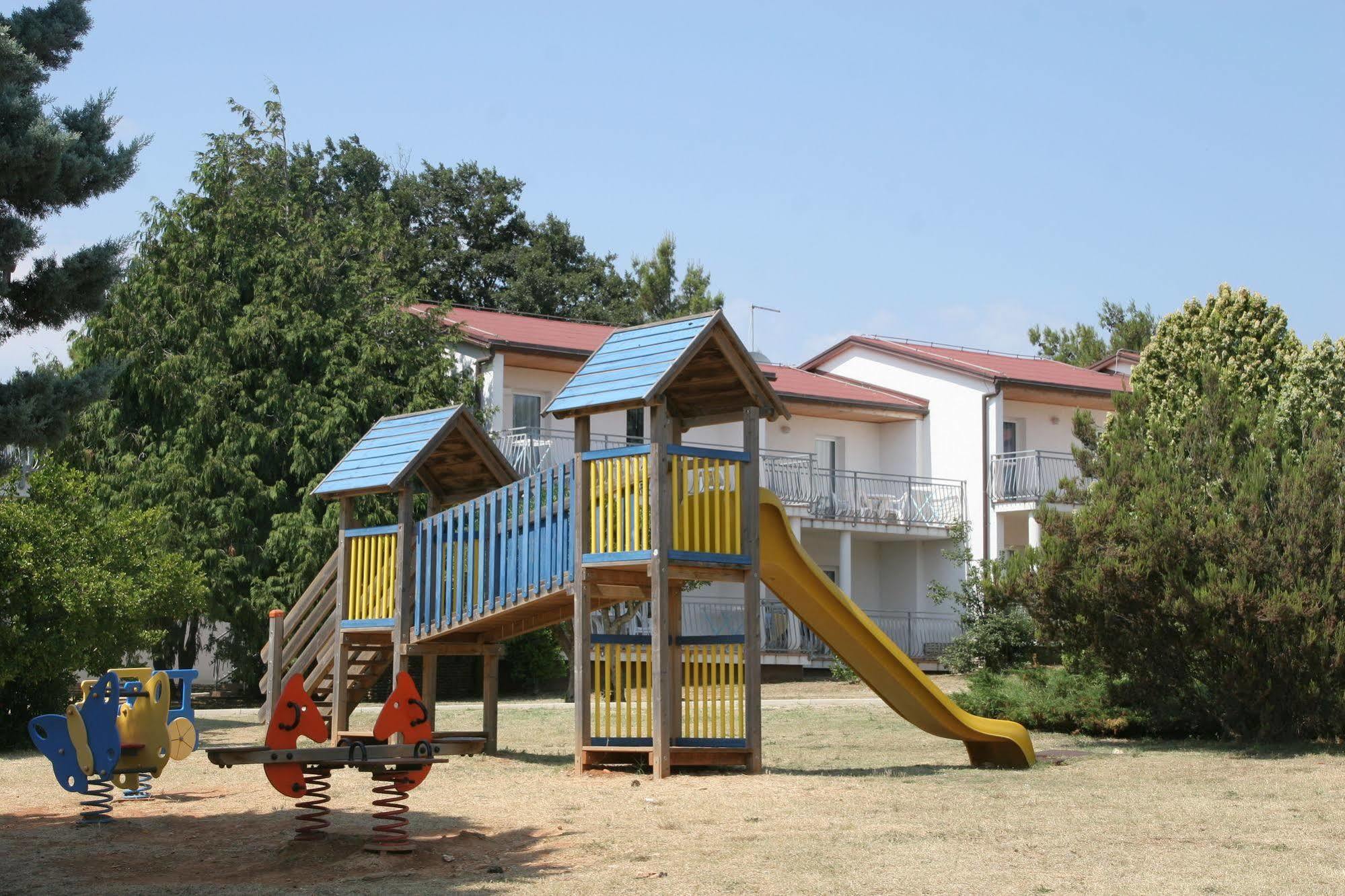 Ai Pini Medulin Resort Extérieur photo