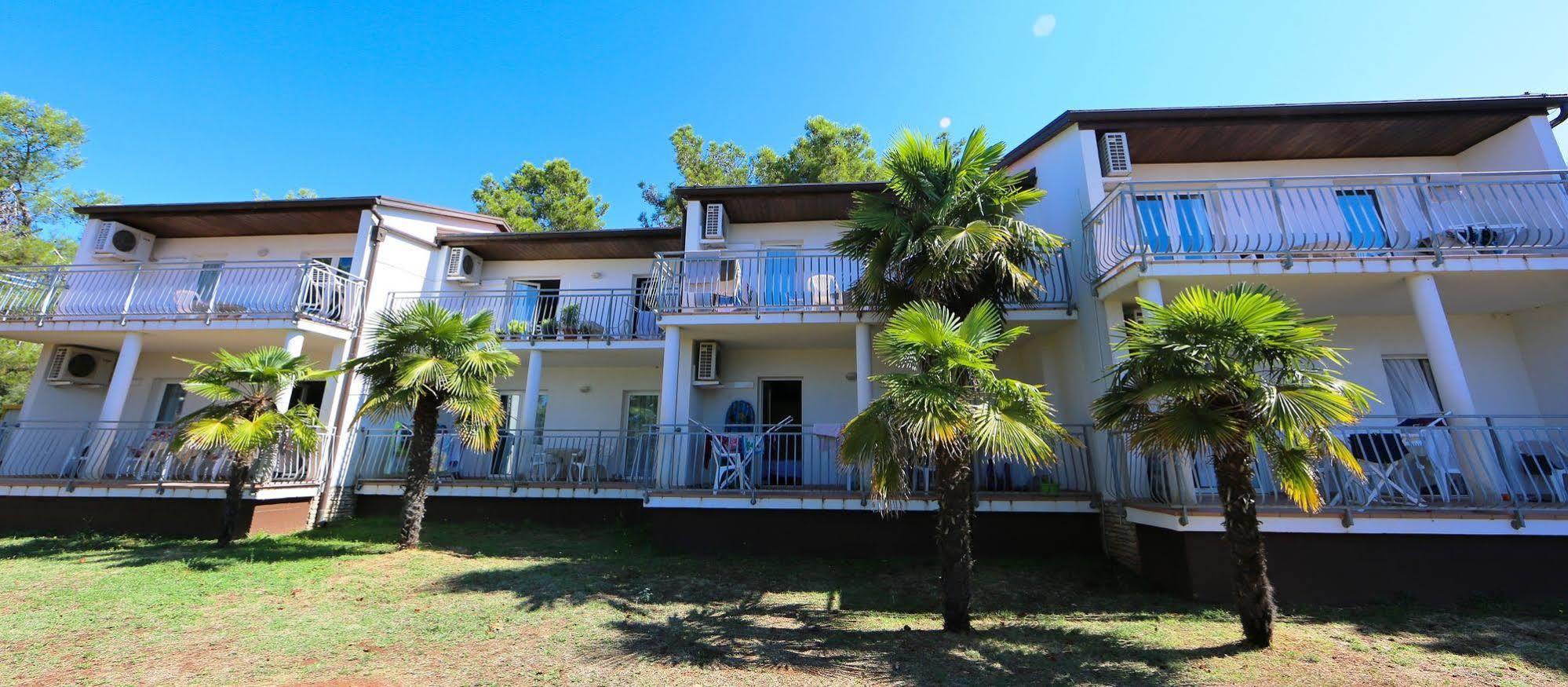 Ai Pini Medulin Resort Extérieur photo